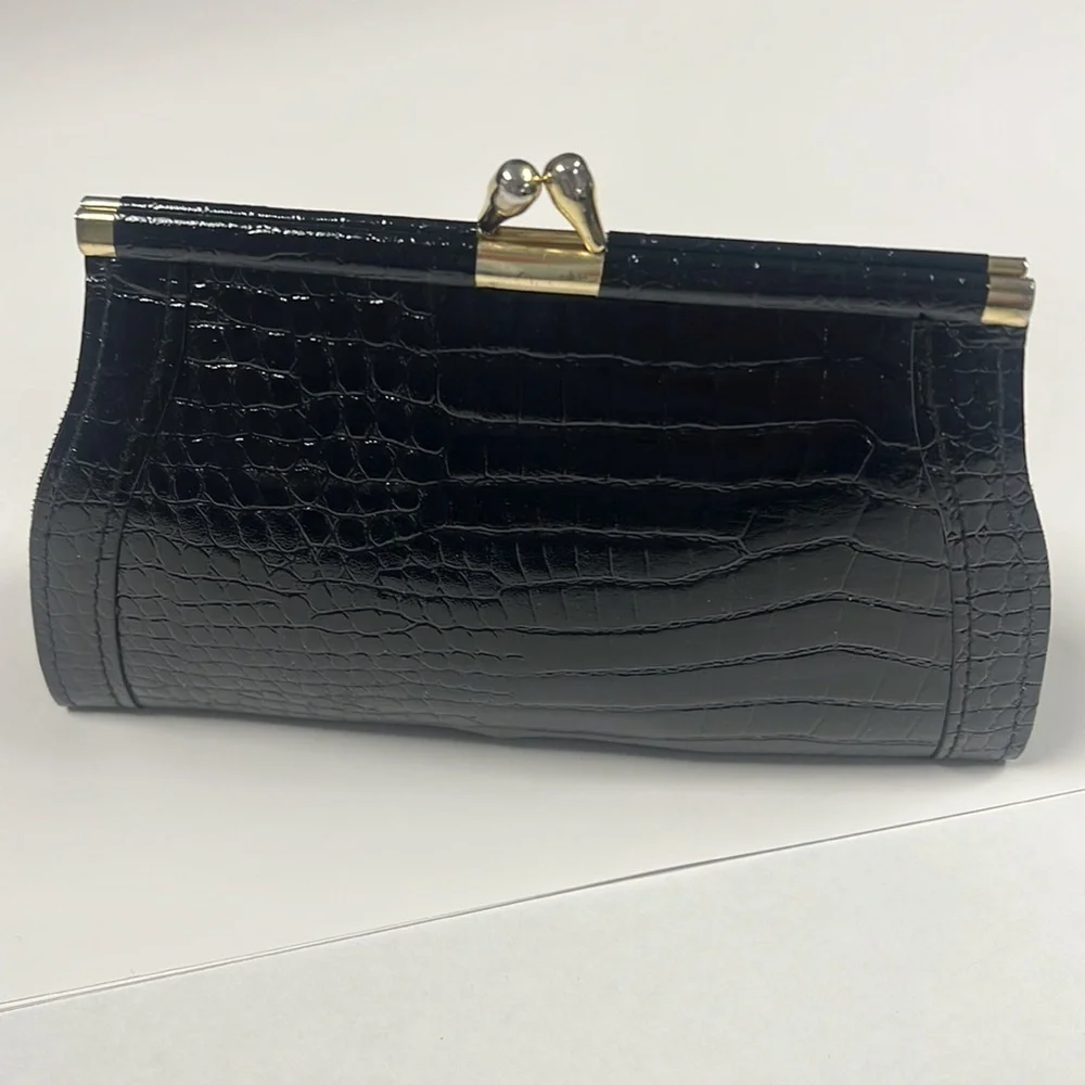 Croc Embossed Black Leather Kiss-lock Clutch Case
